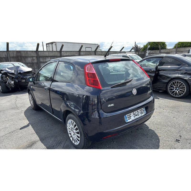 Aile avant gauche FIAT GRANDE PUNTO Photo n°8