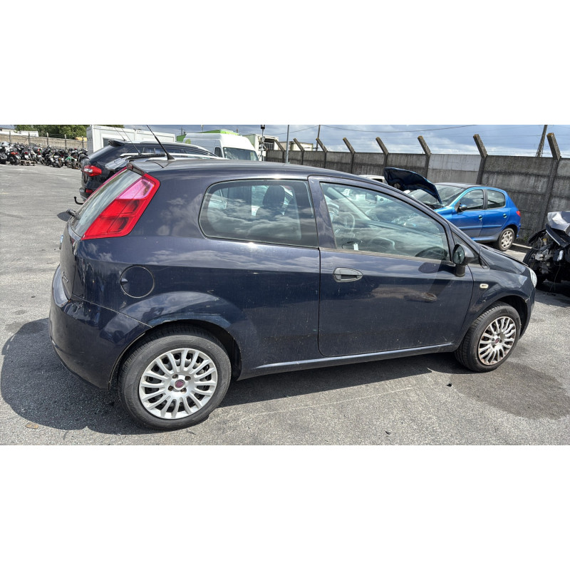 Aile avant gauche FIAT GRANDE PUNTO Photo n°10