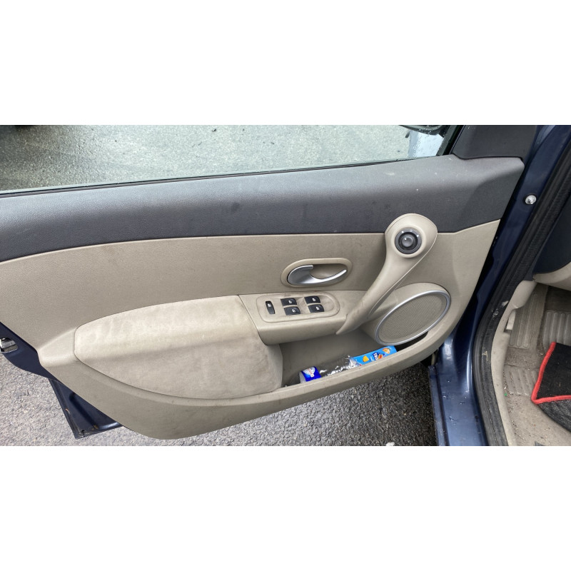 Boitier air bag RENAULT CLIO 3 Photo n°13