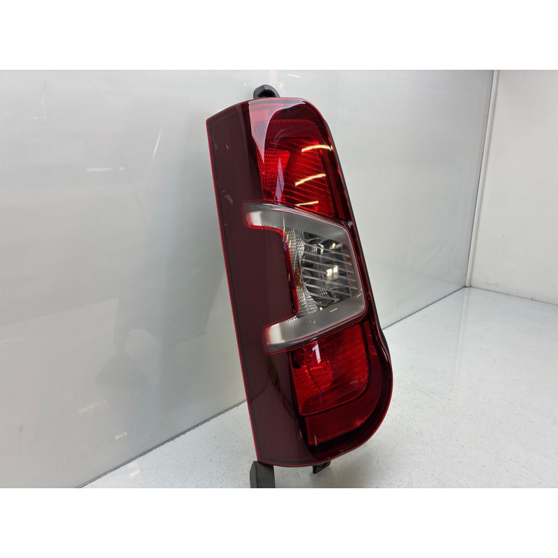 Feu arriere principal gauche (feux) TOYOTA PROACE 3 CITY Photo n°1