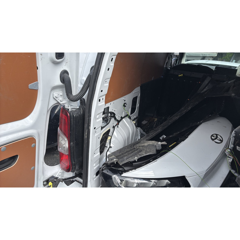 Arret de porte avant gauche TOYOTA PROACE 3 CITY Photo n°9