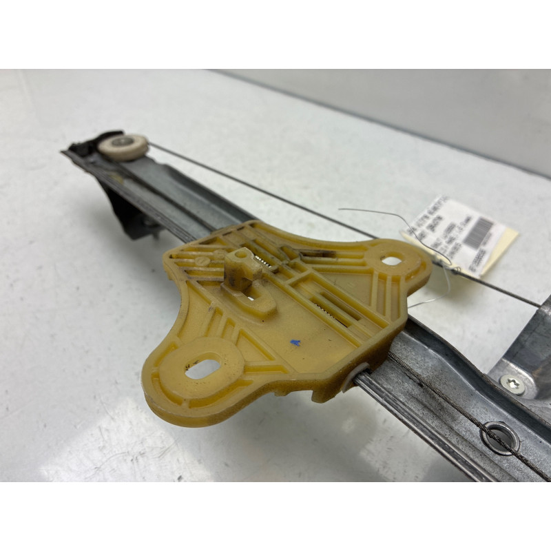 Leve vitre electrique avant gauche RENAULT CLIO 4 Photo n°8