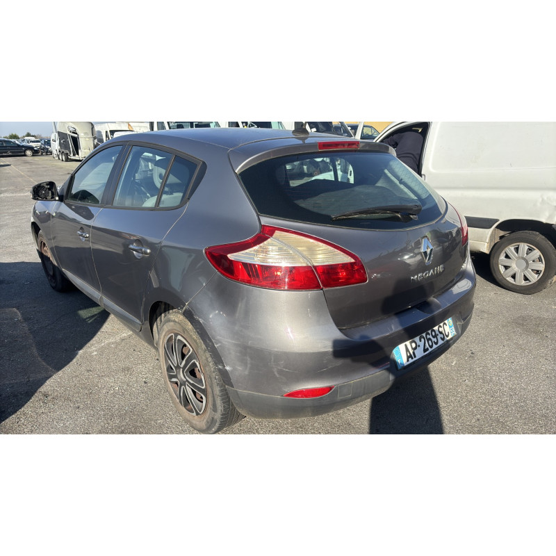 Pare boue arriere gauche RENAULT MEGANE 3 Photo n°8