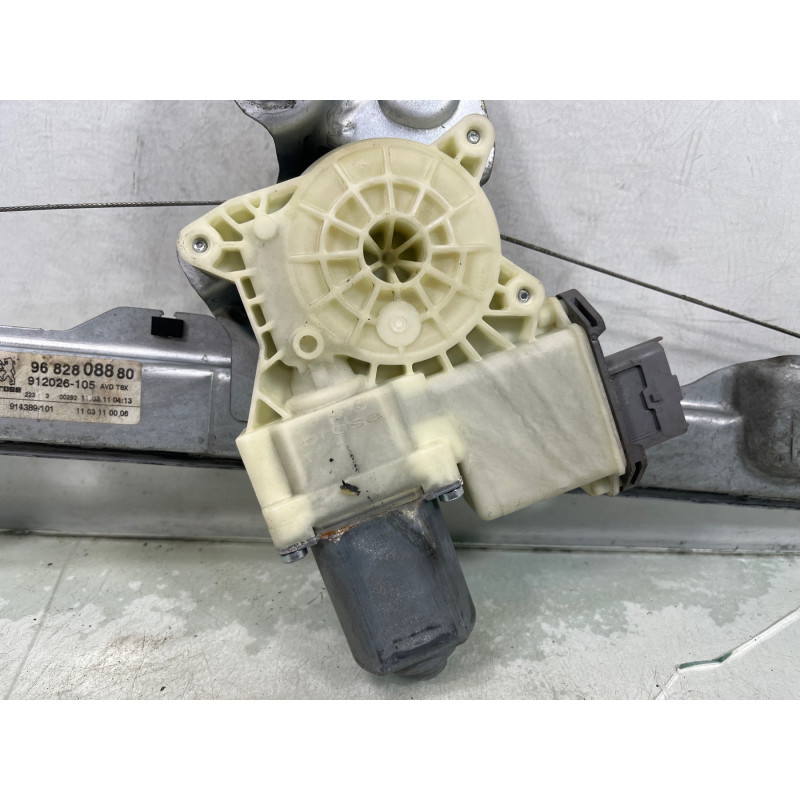 Leve vitre electrique avant droit PEUGEOT 5008 1 Photo n°4