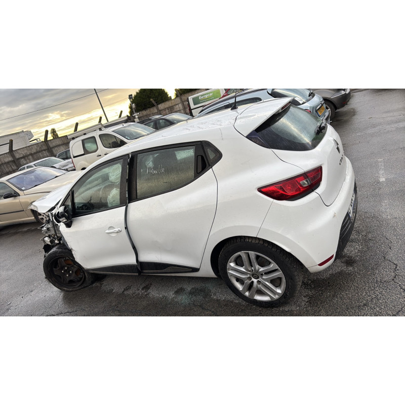 Pare boue arriere droit RENAULT CLIO 4 Photo n°10