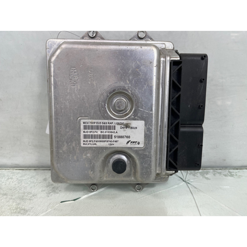 Calculateur moteur PEUGEOT BIPPER Photo n°2