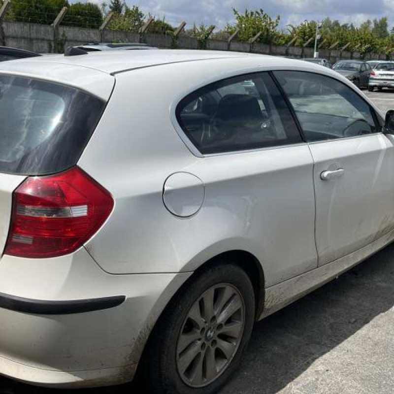 Feu arriere principal droit (feux) BMW SERIE 1 E81 Photo n°9