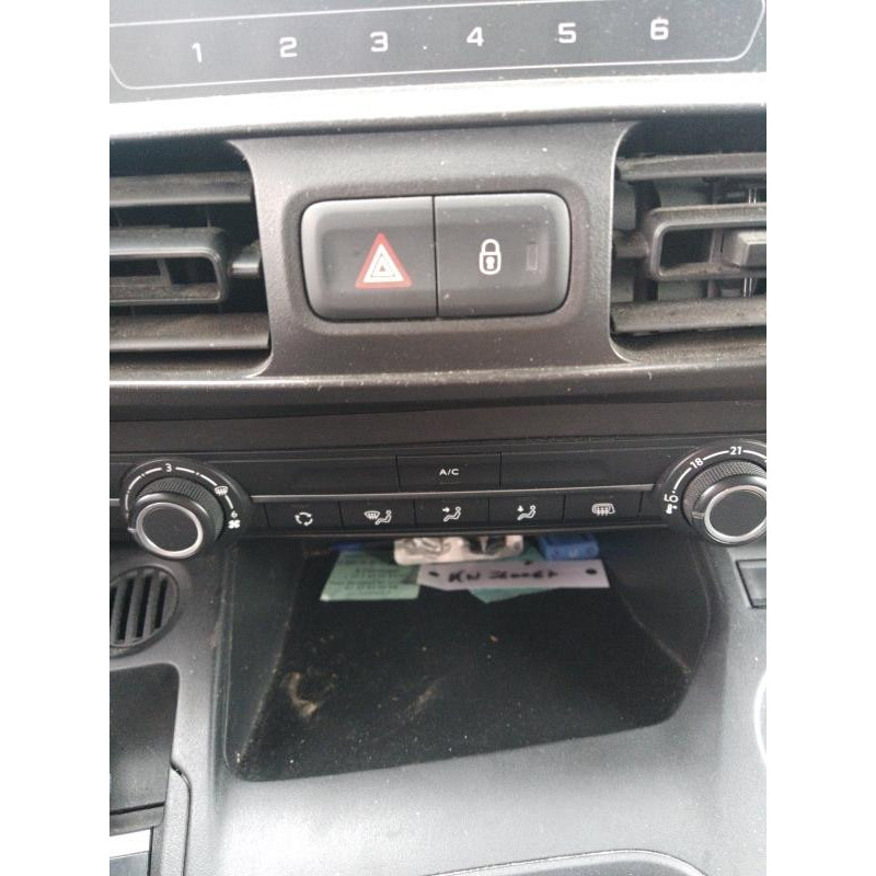 Leve vitre electrique avant gauche CITROEN BERLINGO 3 M Photo n°7