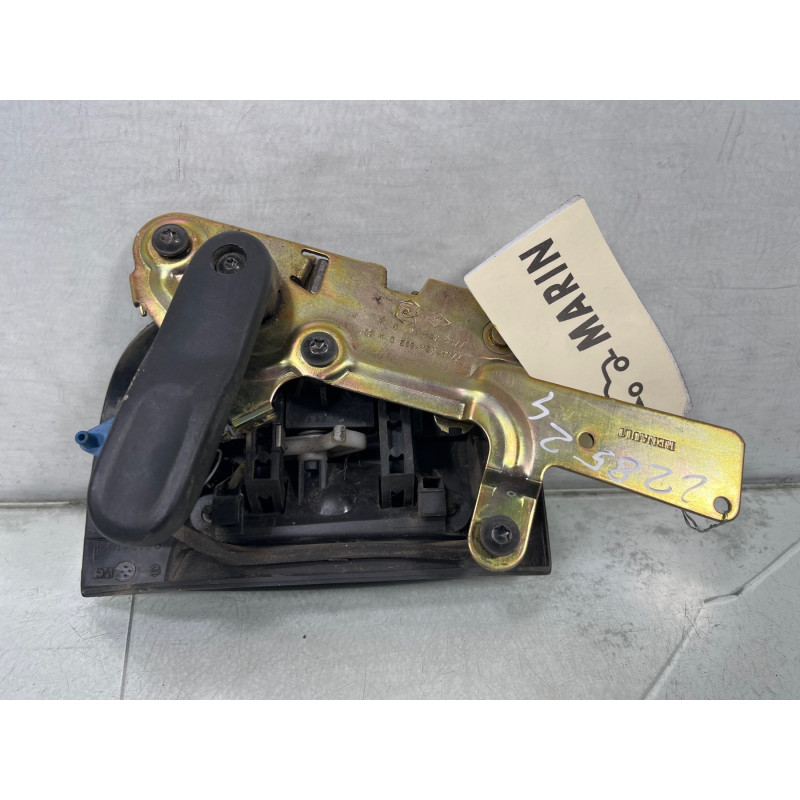Poignee porte coffre gauche RENAULT KANGOO 1 Photo n°3