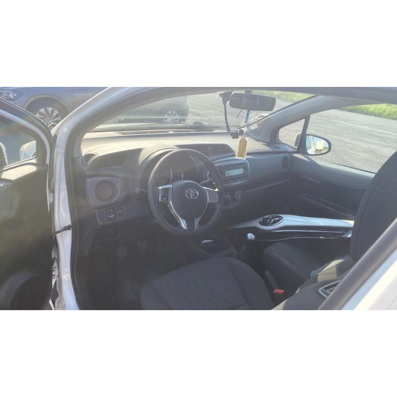 Poignee porte avant gauche TOYOTA YARIS 3 Photo n°13