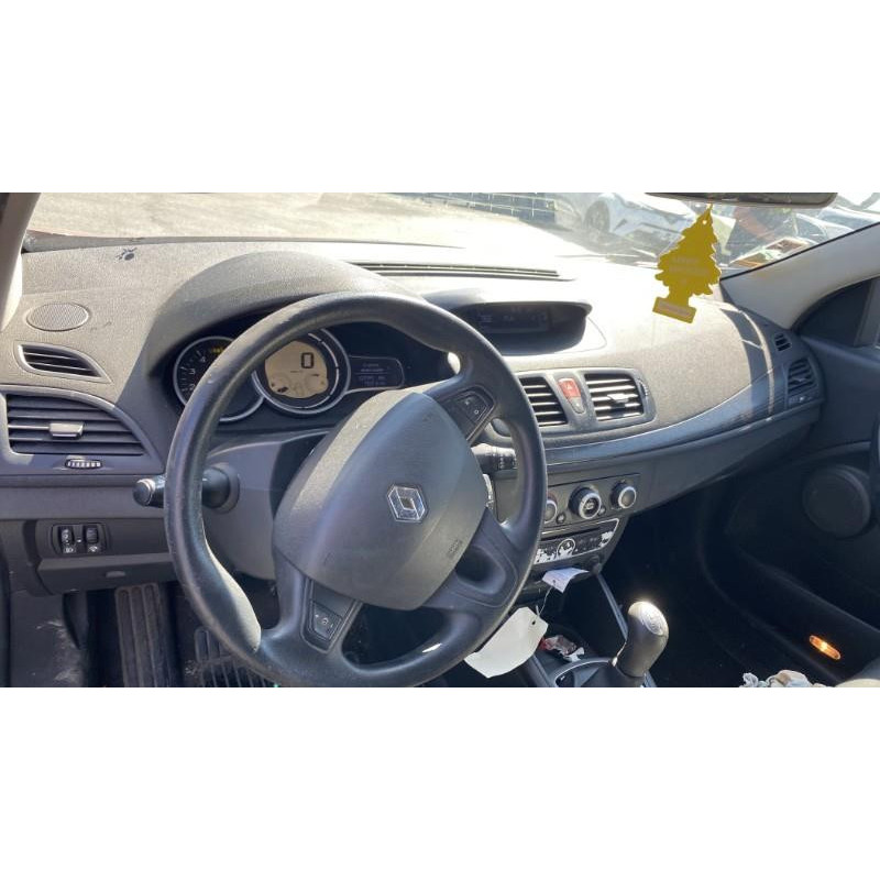 Porte avant gauche RENAULT MEGANE 3 Photo n°16