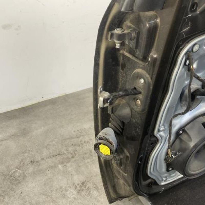 Porte avant droit FIAT CROMA 2 Photo n°4