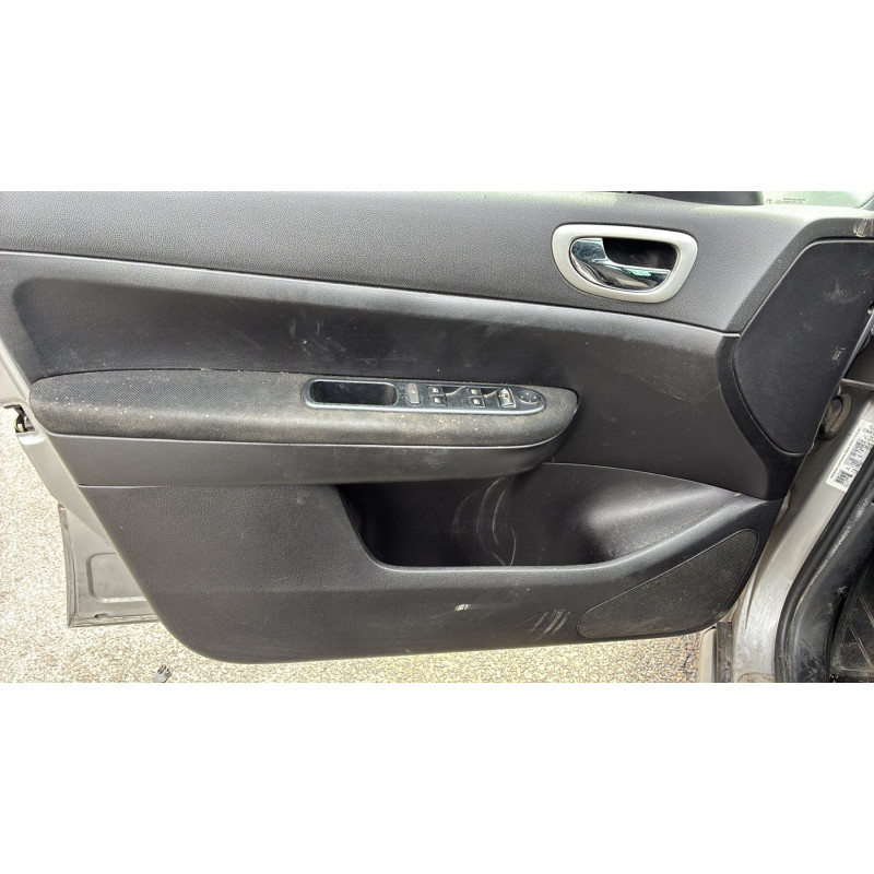 Attache ceinture avant gauche PEUGEOT 307 Photo n°13