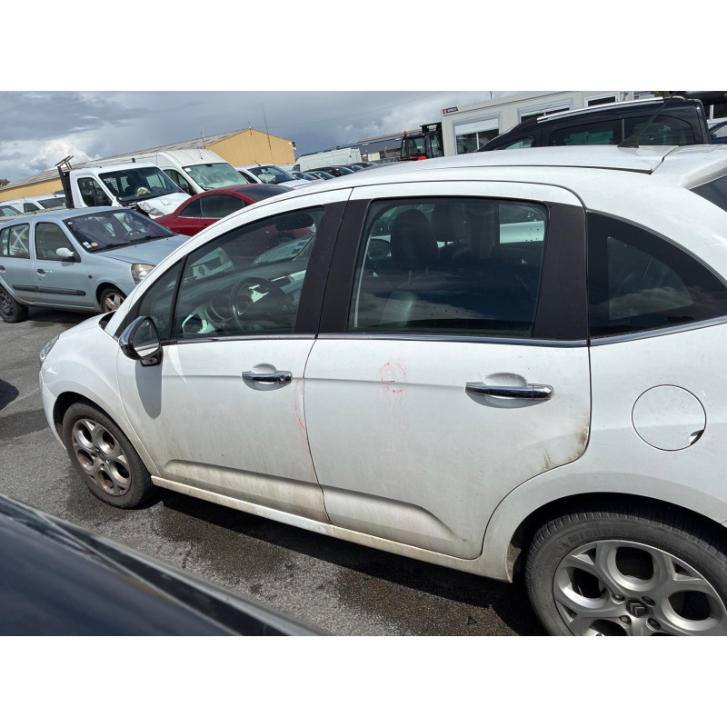 Pare choc arriere CITROEN C3 2 Photo n°12
