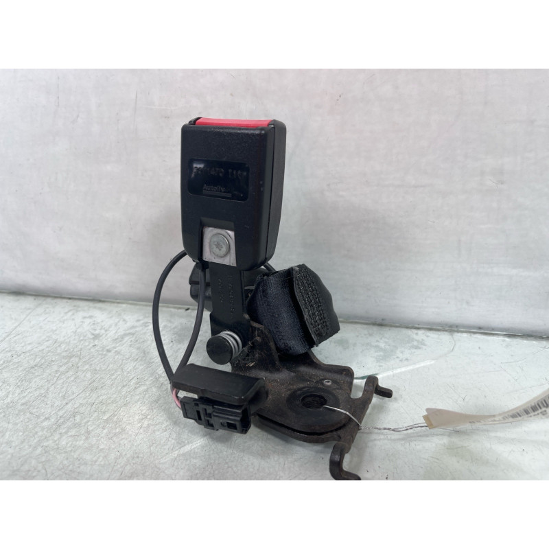 Attache ceinture arriere gauche RENAULT MEGANE 3 Photo n°2