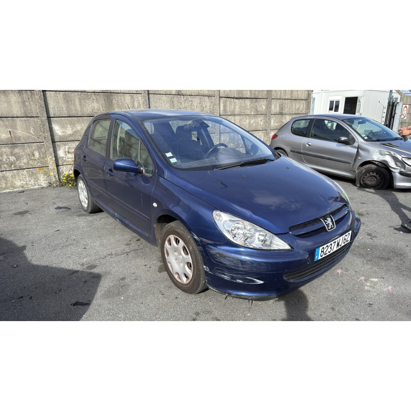 Attache ceinture avant gauche PEUGEOT 307 Photo n°5