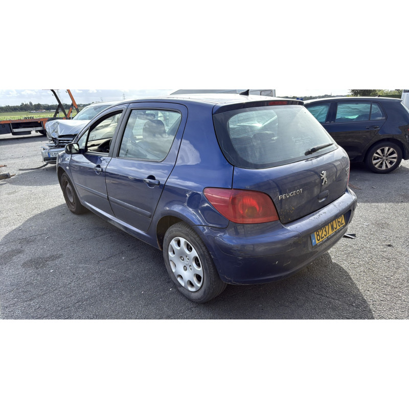 Attache ceinture avant gauche PEUGEOT 307 Photo n°7