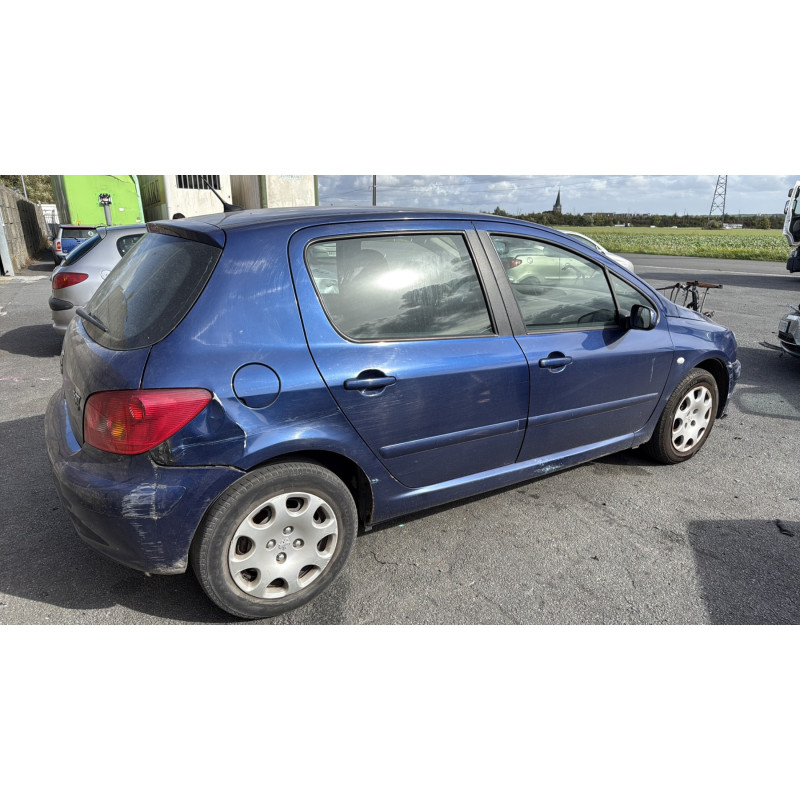Attache ceinture avant gauche PEUGEOT 307 Photo n°10
