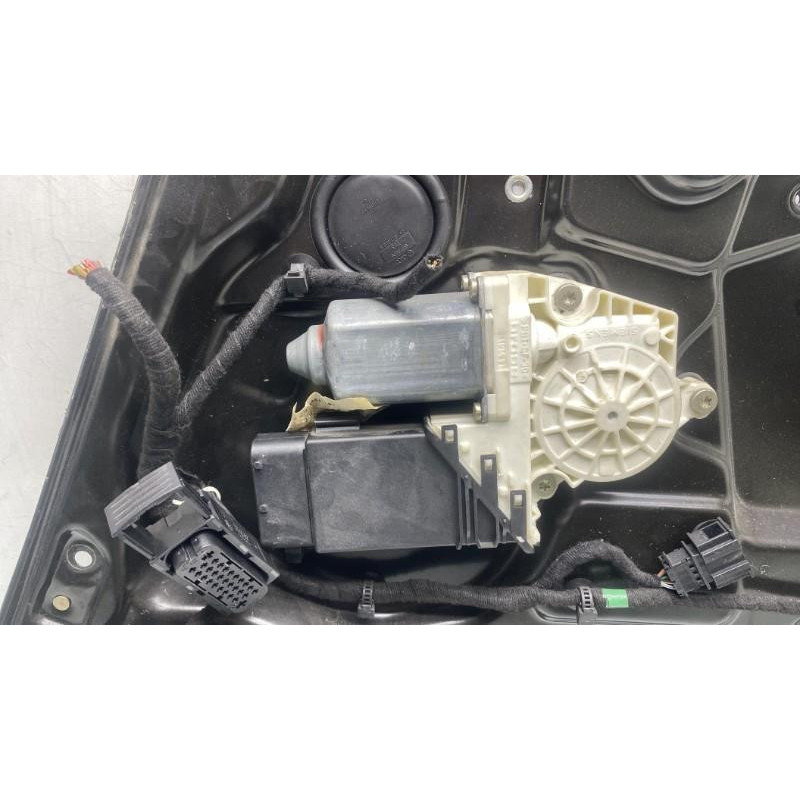 Leve vitre electrique avant droit VOLKSWAGEN NEW BEETLE 1 Photo n°2