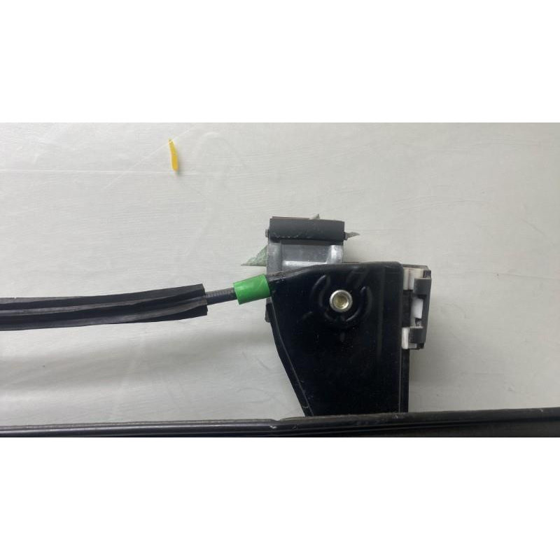 Leve vitre electrique avant droit VOLKSWAGEN NEW BEETLE 1 Photo n°3