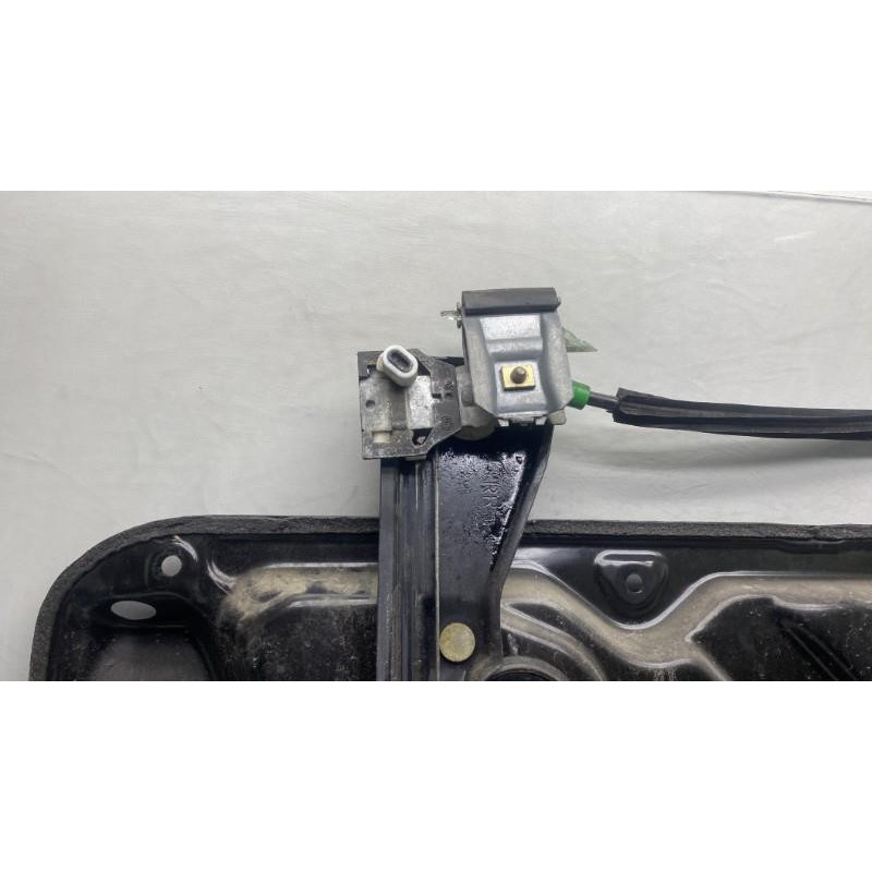 Leve vitre electrique avant droit VOLKSWAGEN NEW BEETLE 1 Photo n°4
