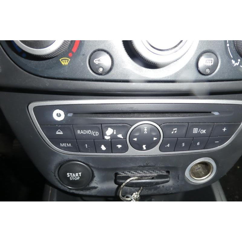 Capot RENAULT MEGANE 3 Photo n°4