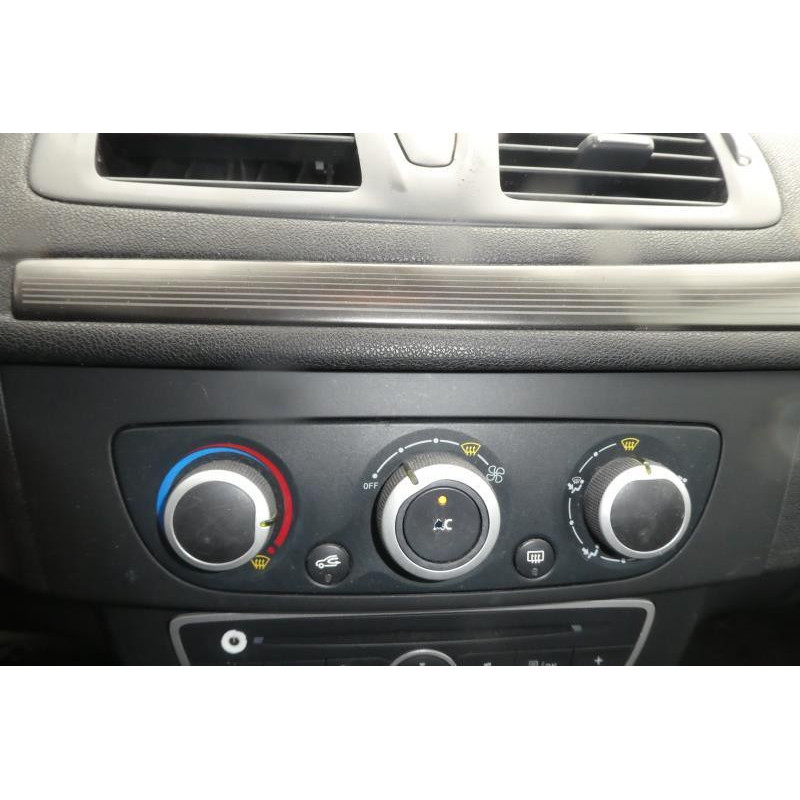 Capot RENAULT MEGANE 3 Photo n°6