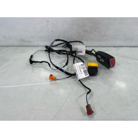 Attache ceinture avant droit RENAULT GRAND SCENIC 3 Photo n°1