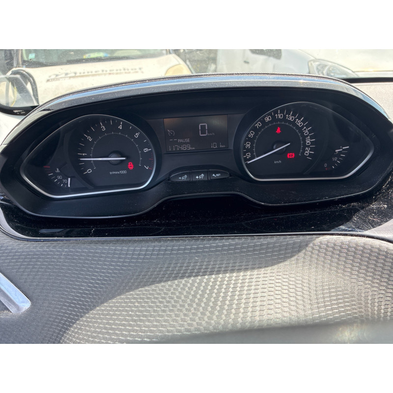 PEUGEOT 2008 1 PHASE 1 1.2 VTI - 12V Photo n°4