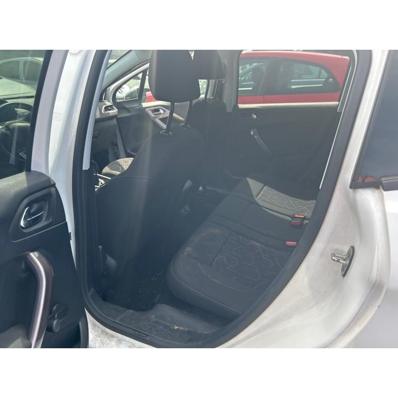 PEUGEOT 2008 1 PHASE 1 1.2 VTI - 12V Photo n°18