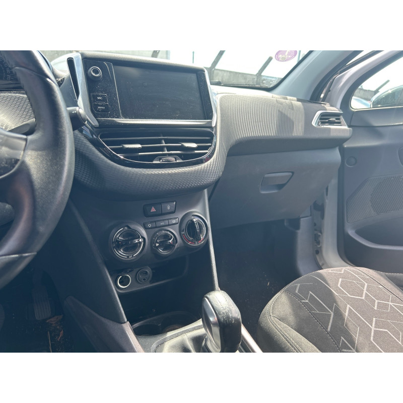 PEUGEOT 2008 1 PHASE 1 1.2 VTI - 12V Photo n°21