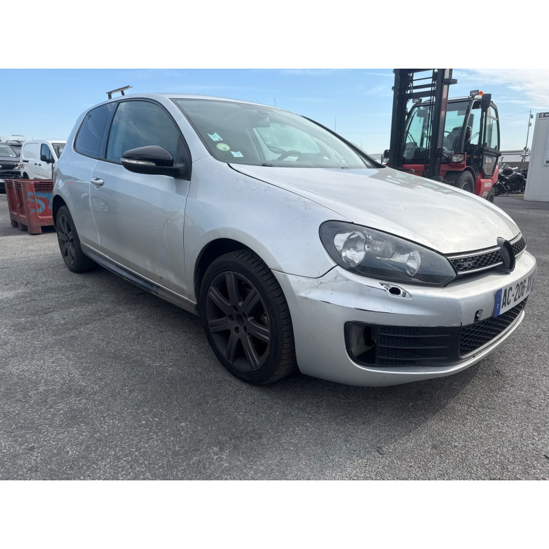 VOLKSWAGEN GOLF 6 2.0 TDI - 16V TURBO Photo n°14
