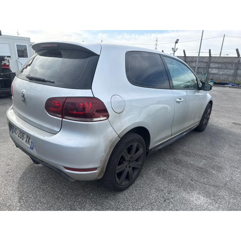 VOLKSWAGEN GOLF 6 2.0 TDI - 16V TURBO Photo n°16