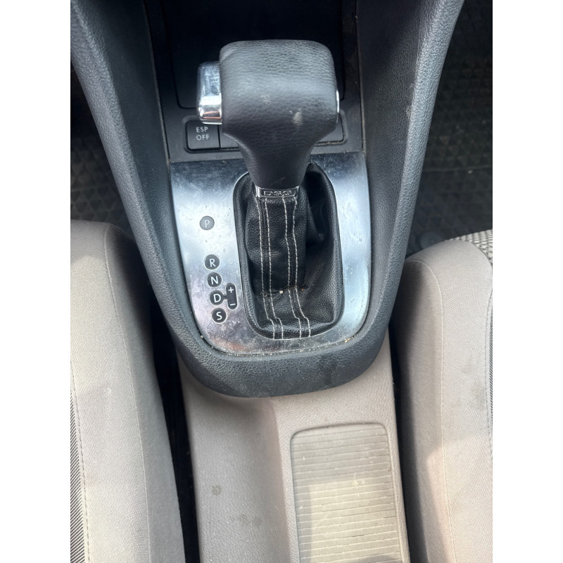 VOLKSWAGEN GOLF 6 2.0 TDI - 16V TURBO Photo n°28