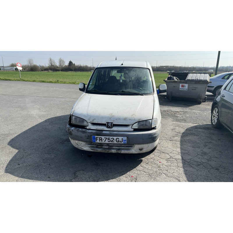 Vitre arriere gauche PEUGEOT PARTNER 1 Photo n°5