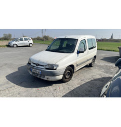 Vitre arriere gauche PEUGEOT PARTNER 1