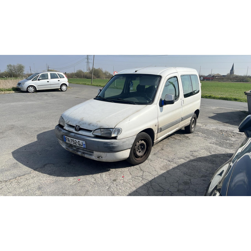 Vitre arriere gauche PEUGEOT PARTNER 1 Photo n°9