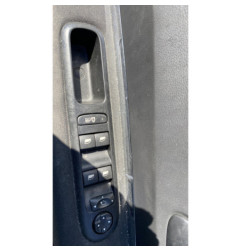 Custode avant gauche (porte) PEUGEOT 3008 1