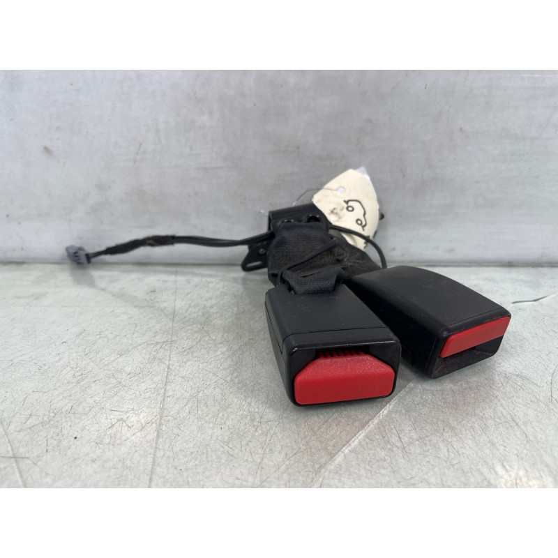 Attache ceinture arriere droit RENAULT CLIO 4 Photo n°2