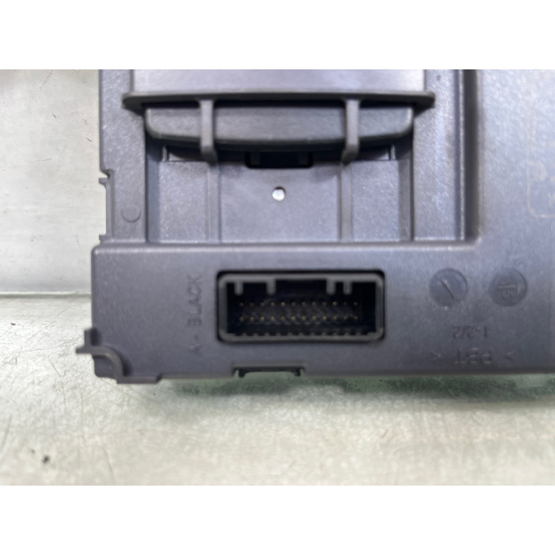 Lecteur de carte (neiman) RENAULT CLIO 4 Photo n°4