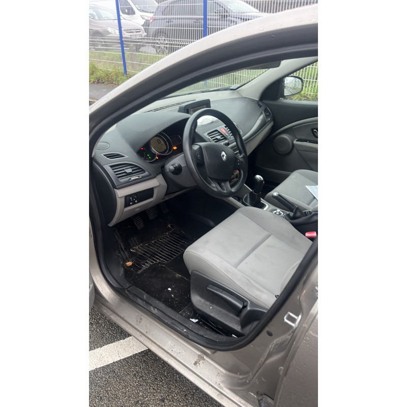 Pretensionneur de ceinture avant gauche RENAULT MEGANE 3 Photo n°11