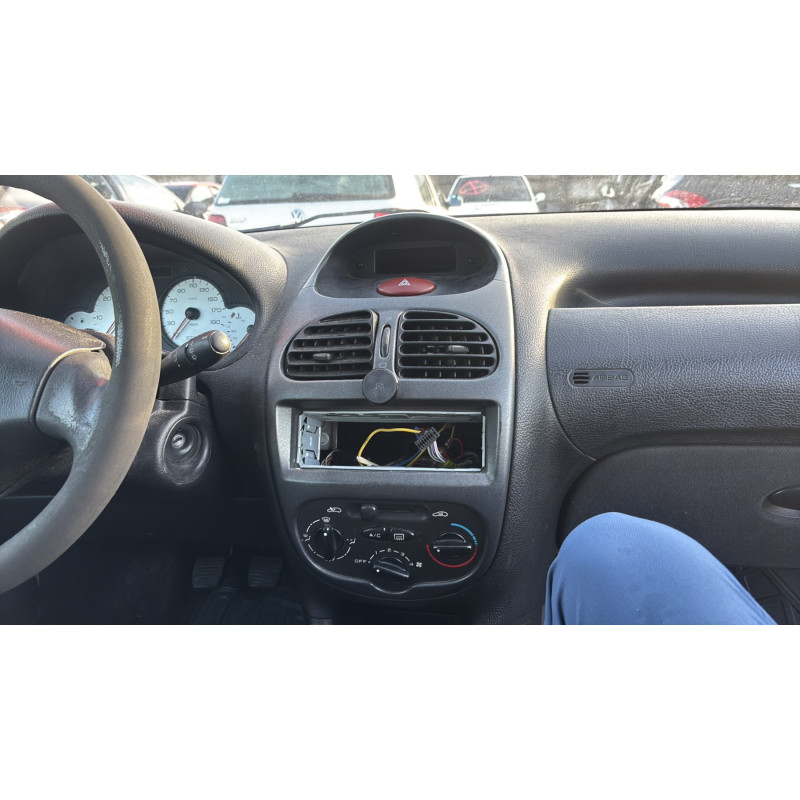 Vitre arriere gauche PEUGEOT 206 Photo n°20