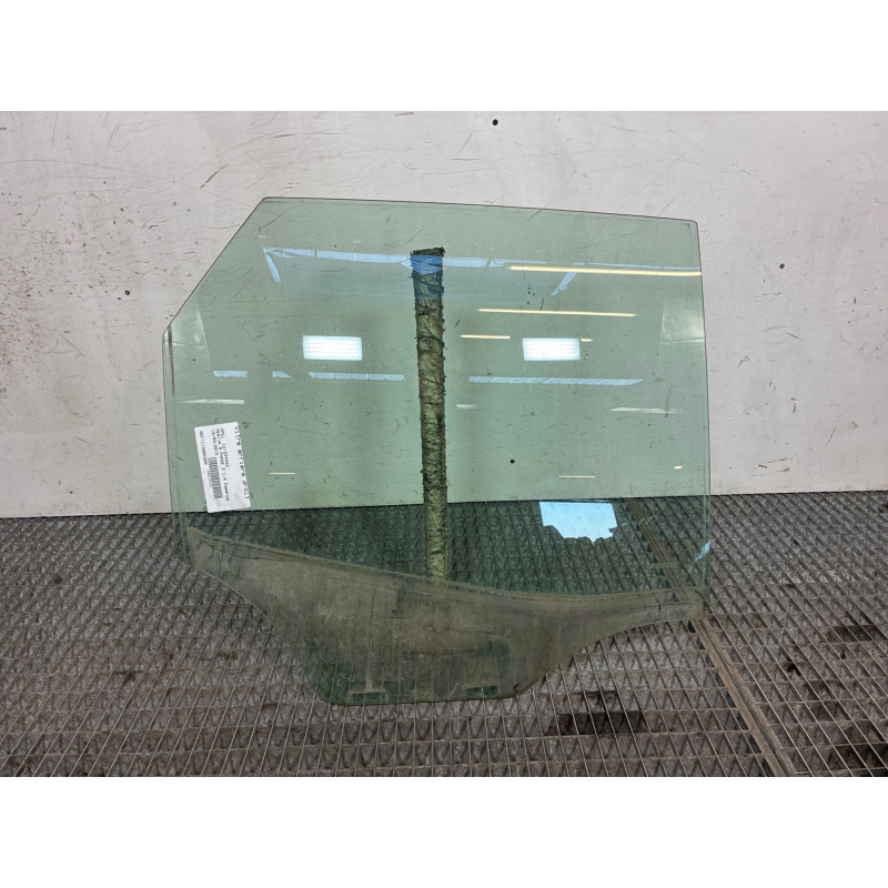 Vitre arriere droit OPEL MERIVA B Photo n°1