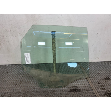 Vitre arriere droit OPEL MERIVA B Photo n°1