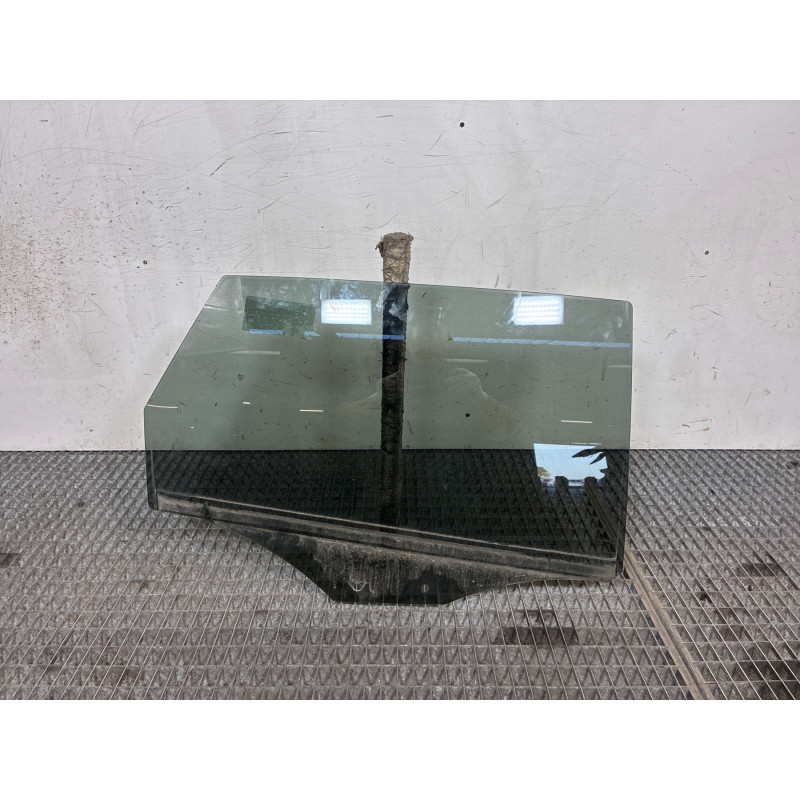 Vitre arriere droit AUDI A3 3 Photo n°1