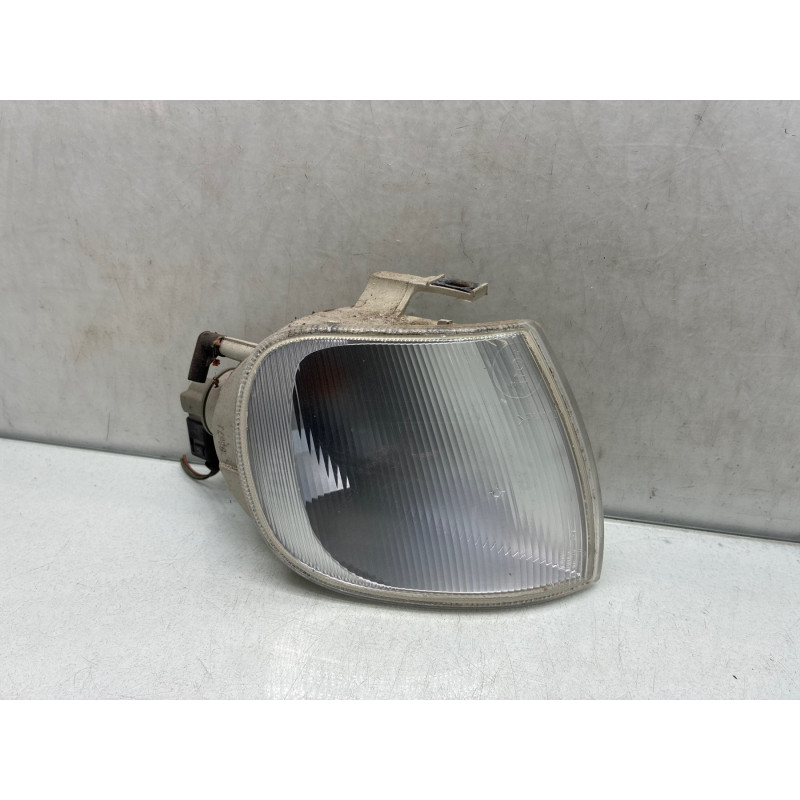 Optique avant secondaire droit (feux)(clignotant) VOLKSWAGEN POLO 3 Photo n°2