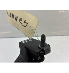 Attache ceinture arriere droit RENAULT TWINGO 2