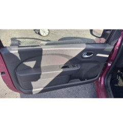 Attache ceinture arriere droit RENAULT TWINGO 2