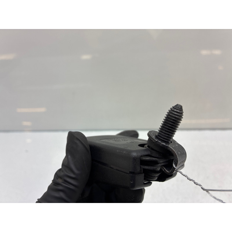 Attache ceinture arriere gauche RENAULT TWINGO 2 Photo n°1