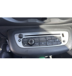 Attache ceinture arriere gauche RENAULT TWINGO 2